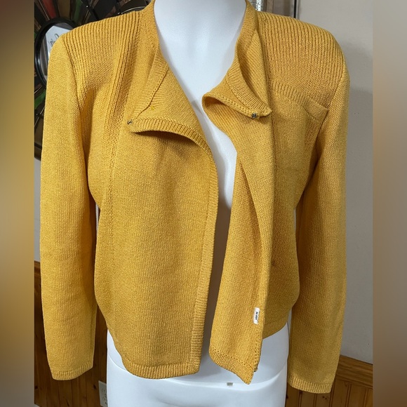 St. John Vintage Knit Sweater - Picture 2 of 12